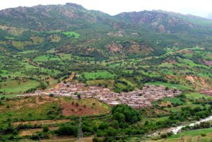 tefli sarvabad kurdestan village